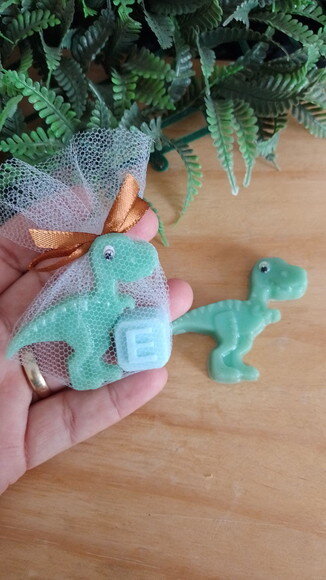 Dinossauro com Inicial
