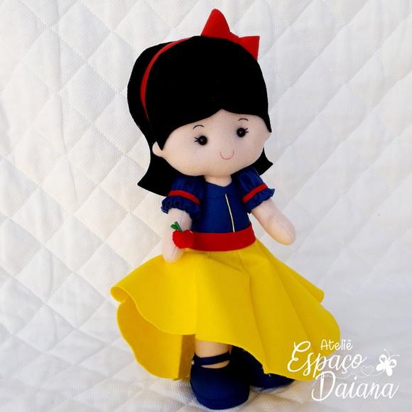 Branca de Neve Boneca em Feltro