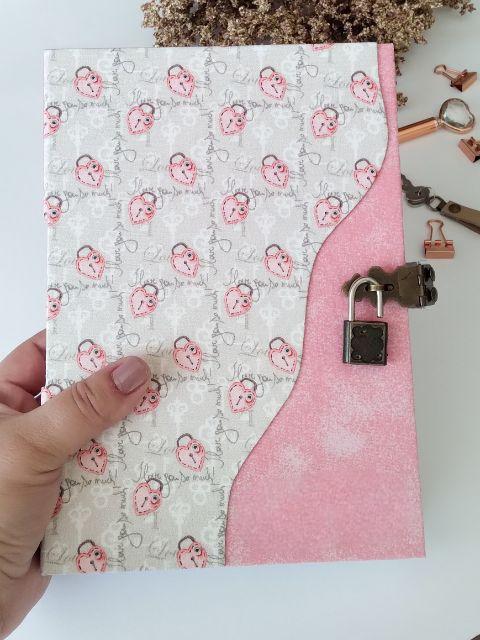 Diário com cadeado segredos