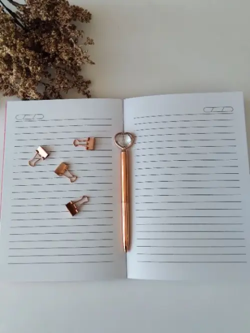 Diário com cadeado floral amore