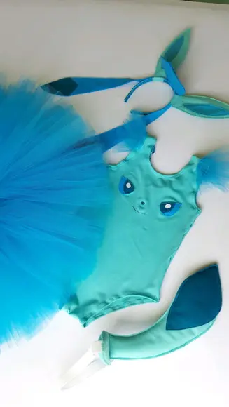 Fantasia Pokémon Glaceon com Cauda