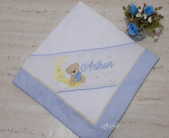 Cueiro Flanelado Personalizado Ursinho na Lua Menino Azul