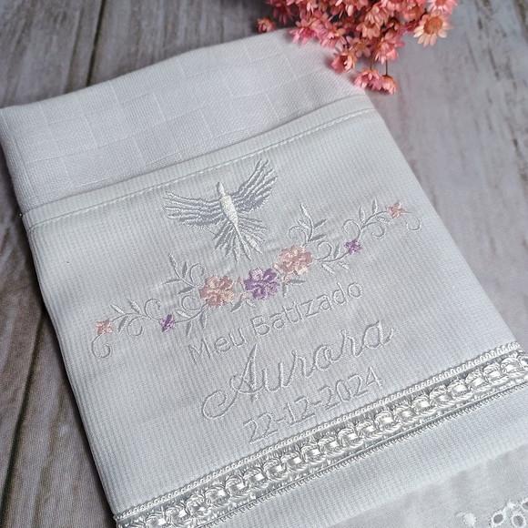 Fralda Bordada para Batizado Personalizada Flores