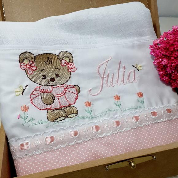 Fralda Passeio Bordada Personalizada Ursinha Rosa