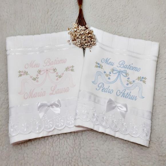 Kit 2 Toalhas de Batizado Personalizada para Gêmeos