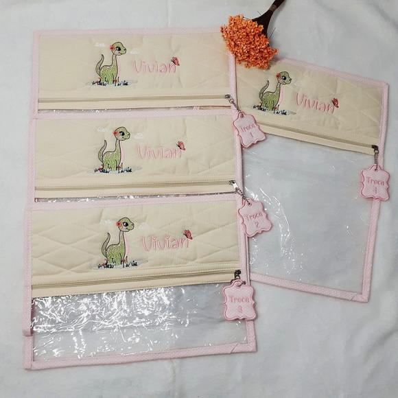 Kit 4 Saquinho Maternidade Personalizado Dinossauro Menina