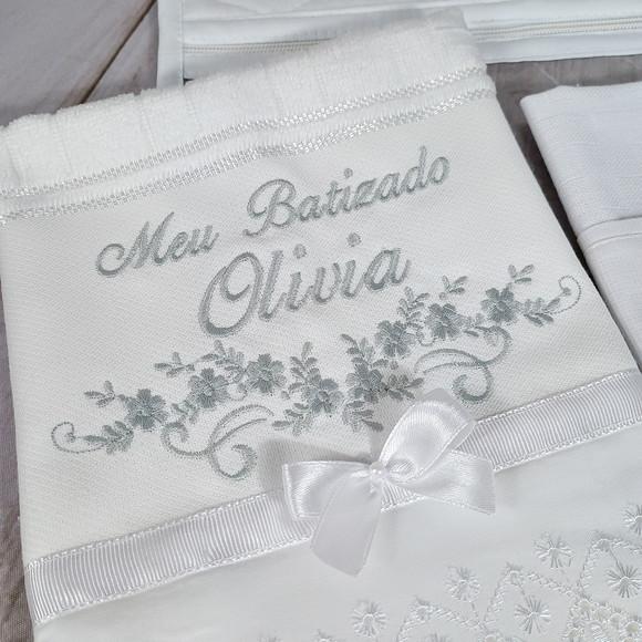 Kit Batismo Personalizado Toalha, Fralda, Vela e Embalagem