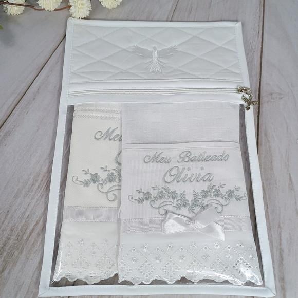 Kit Batismo Personalizado Toalha, Fralda, Vela e Embalagem