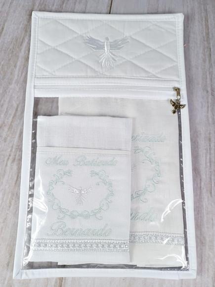 Kit Batismo Toalha Bordada Fralda e Embalagem Menino Azul