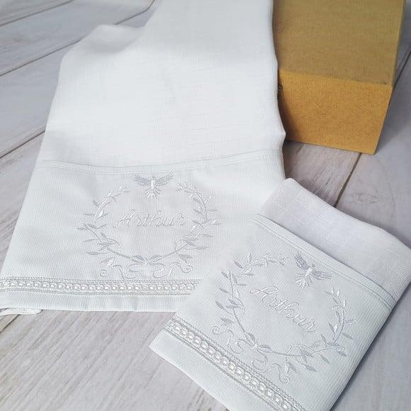 Kit Batizado Fralda de Ombro e Boca Personalizados Branco