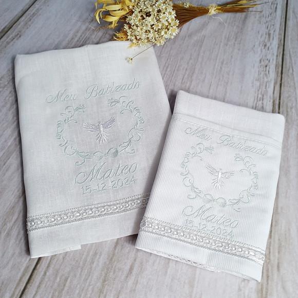 Kit Batizado Toalha de Linho Bordada e Fralda Personalizada