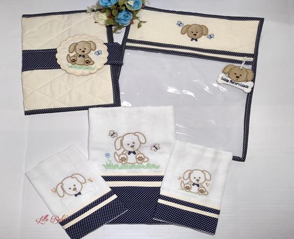 Kit Bebê Fraldas Bordadas, Saquinho de Roupa e Porta Fraldas