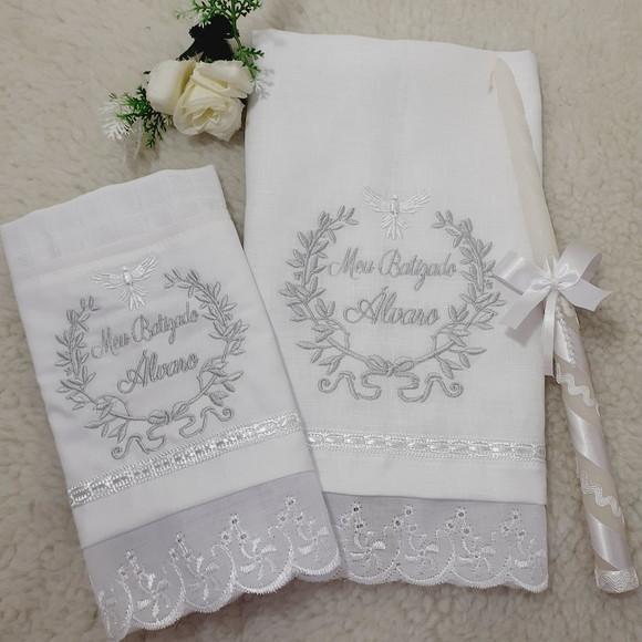 Kit Batizado Toalha Linho Vela Decorada e Fralda Boca