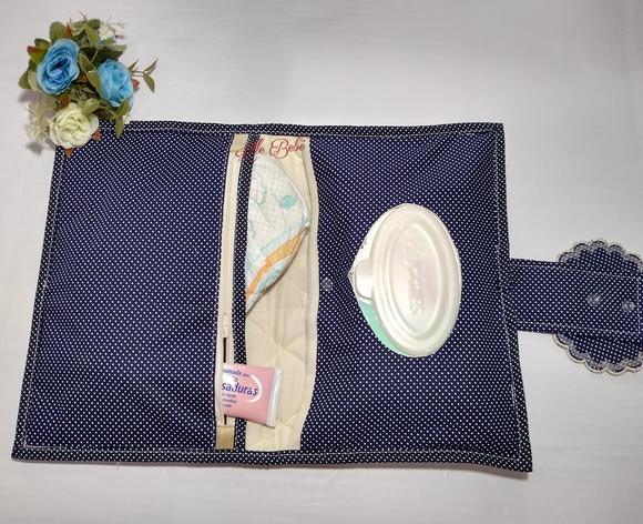 Kit Bebê Fraldas Bordadas, Saquinho de Roupa e Porta Fraldas