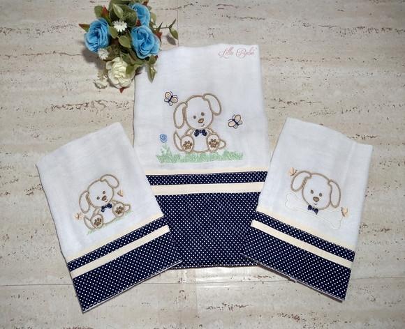 Kit Bebê Fraldas Bordadas, Saquinho de Roupa e Porta Fraldas