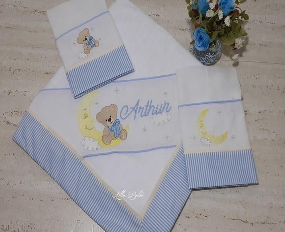 Kit Cueiro Flanelado Personalizado e Fraldas Ursinho na Lua