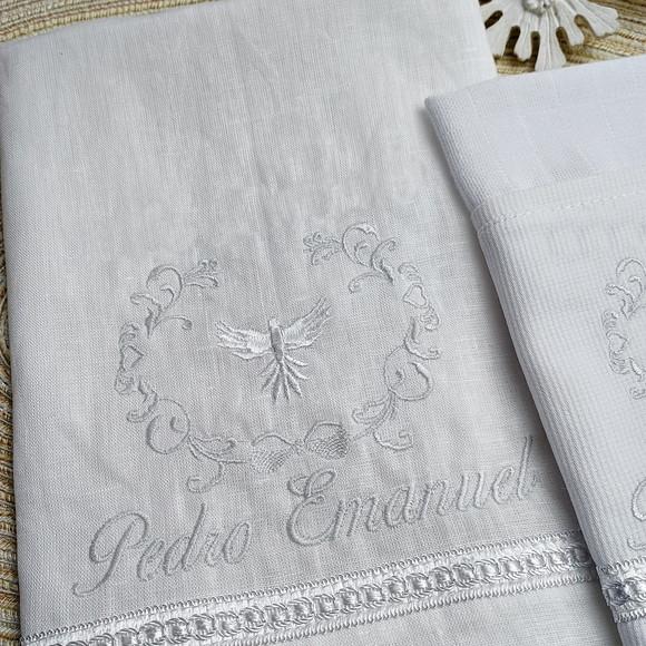 Kit de Batizado Delicado com Toalha e Fralda Personalizada