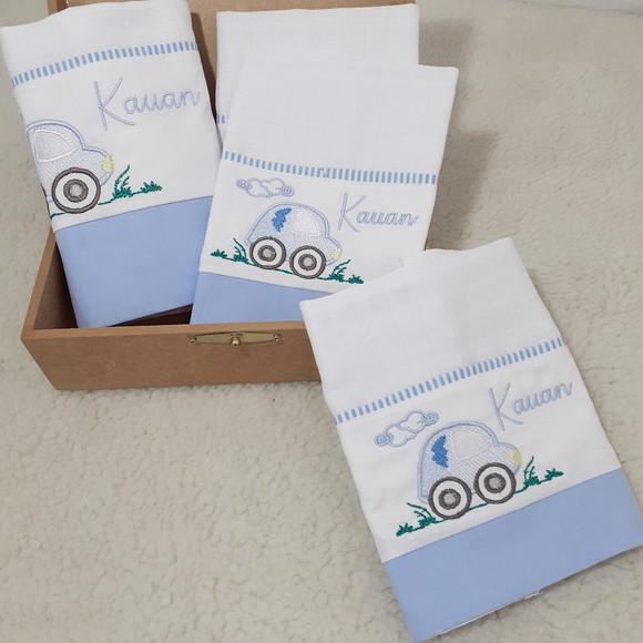 Kit Fralda Ombro com Nome e Fraldinhas de Boca Carrinho