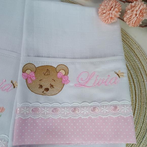 Kit Fraldas de Ombro e Boca Bordada Nome Ursinha Rosa