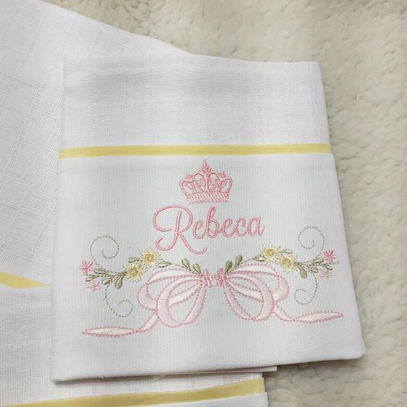 Kit Fraldas Personalizadas Bordadas Nome Flores Delicadas