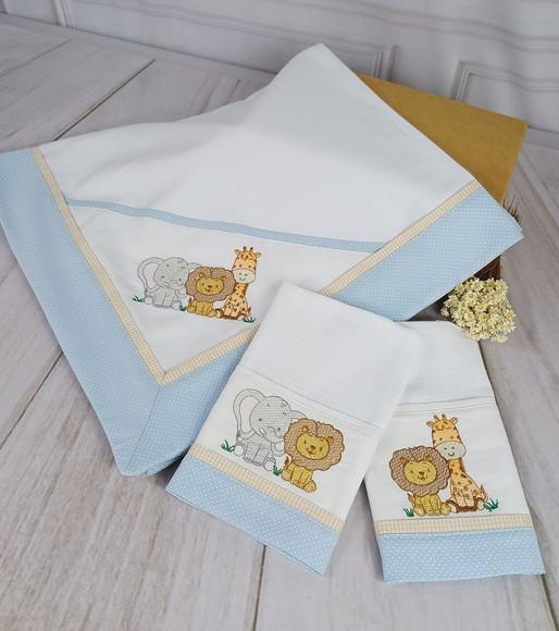 Kit Presente Cueiro Flanela Bordado e Fraldas Boca Safari