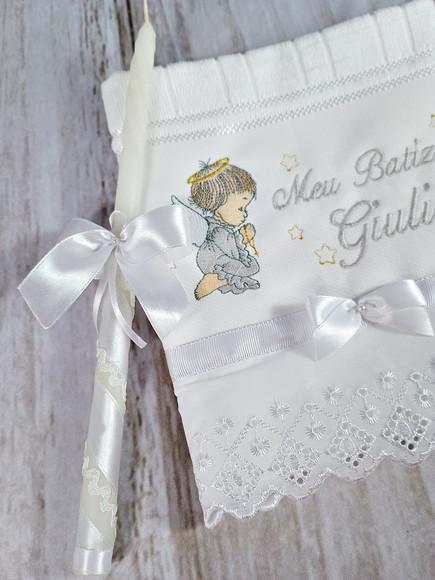 Kit Toalha Batismo Anjinho e Nome e Vela Decorada Menina