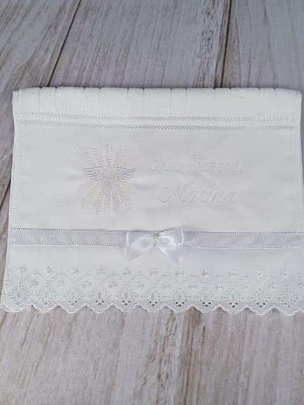 Kit Toalha Batizado Bordada Espírito Santo e Vela