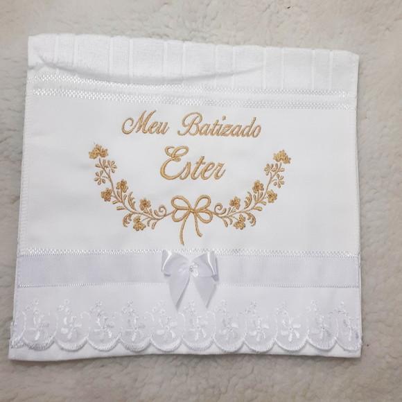 Kit Toalha Batizado Bordada Flores Dourada e Fralda de Boca