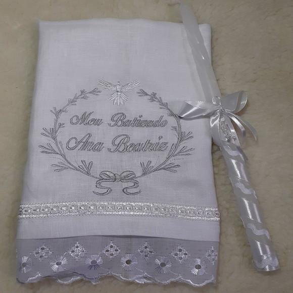 Kit Toalha Batizado Cambraia de Linho Bordada Vela Decorada