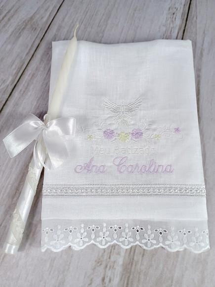 Kit Toalha Batizado Cambraia de Linho Bordadae Vela Decorada