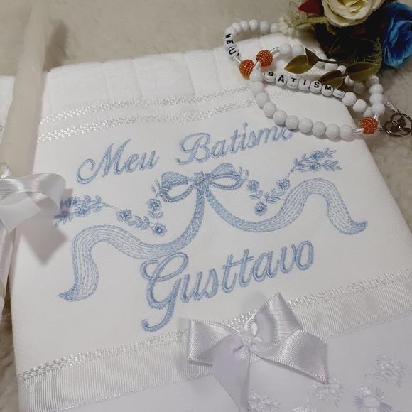 Kit Toalha Batizado Menino Bordada e Vela Decorada