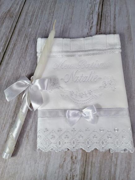 Kit Toalha Branca Batismo Personalizada e Vela Decorada