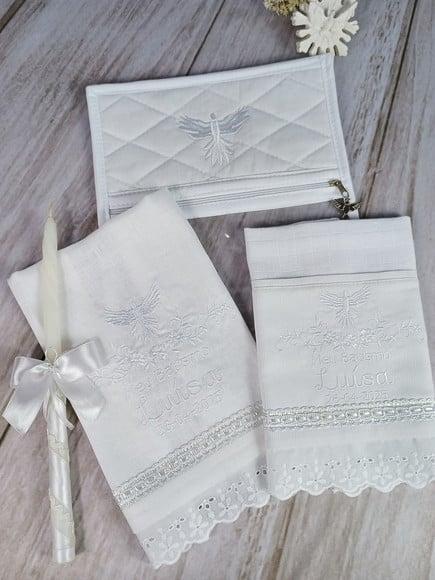 Kit Toalha de Batismo Fralda Bordada, Vela e Embalagem