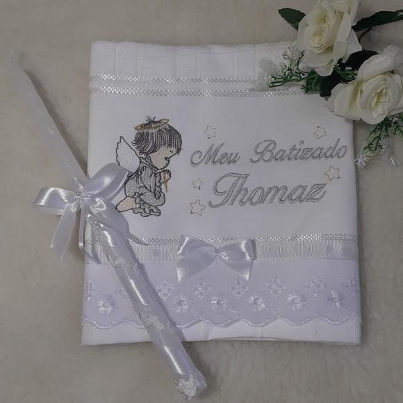 Toalha Batismo Personalizada Anjinho Cinza e Vela Decorada