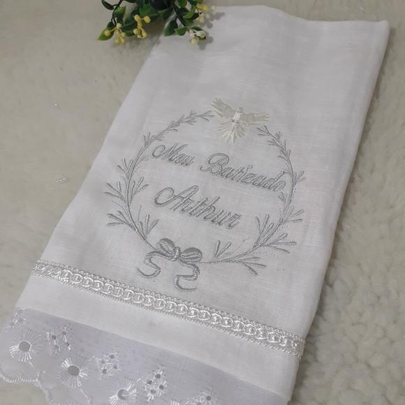 Toalha Batizado Cambraia de Linho Bordada Personalizada
