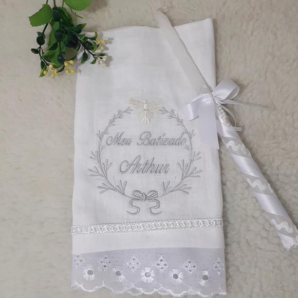 Toalha Batizado Cambraia Linho Personalizada Vela Decorada