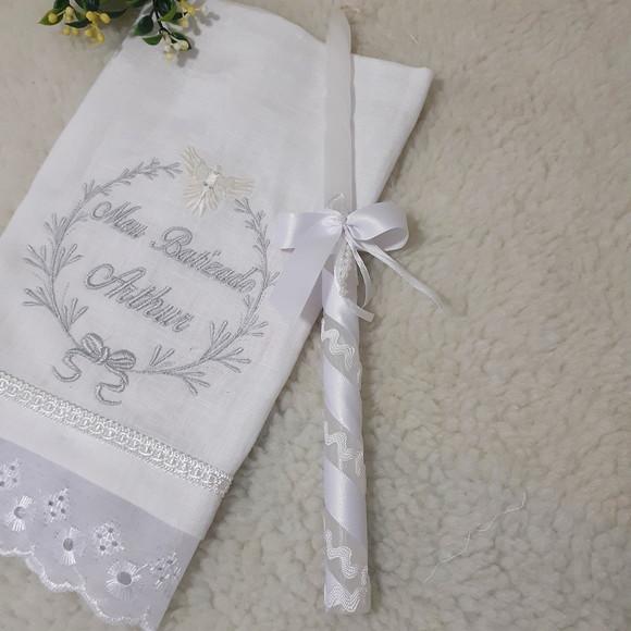 Toalha Batizado Cambraia Linho Personalizada Vela Decorada