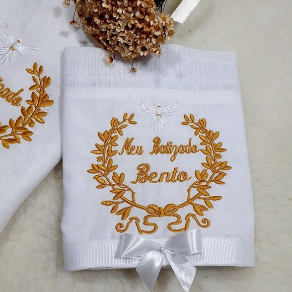 Toalha Batizado Cambraia Linho Vela Decorada e Fralda Boca