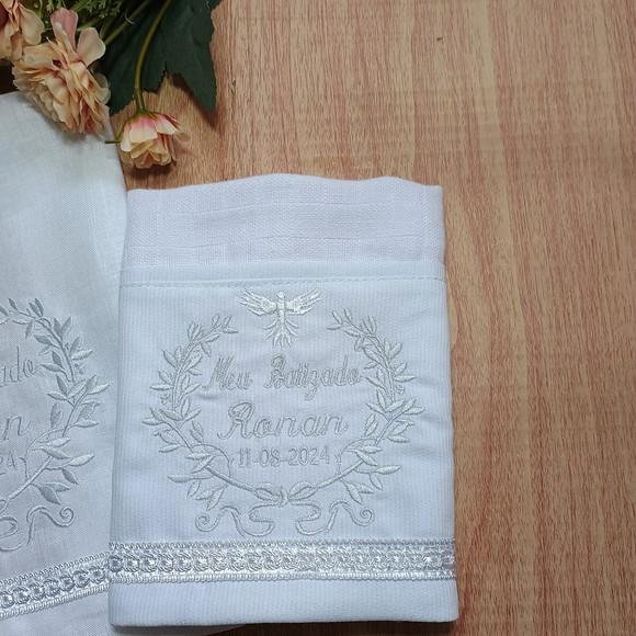 Toalha Batizado Cambraia Linho Vela Decorada e Fralda Boca