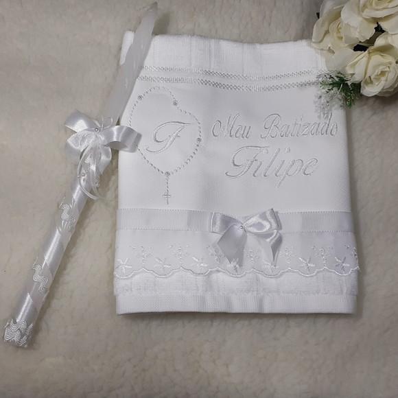 Toalha Batizado com Nome Terço Branco e Vela Decorada