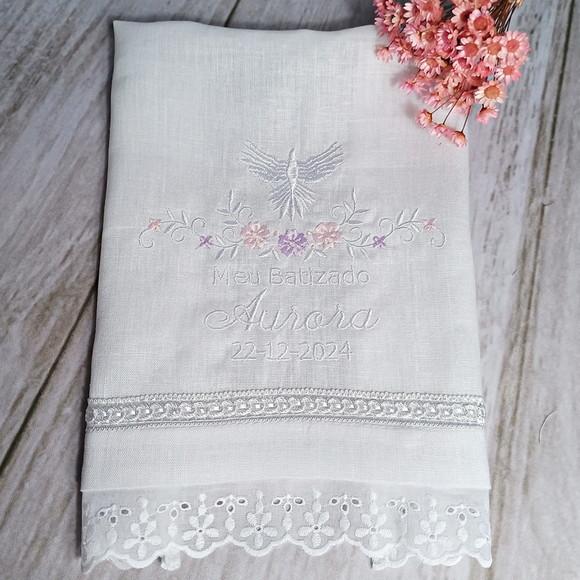 Toalha Batizado de Linho Personalizada Flores Menina Branco