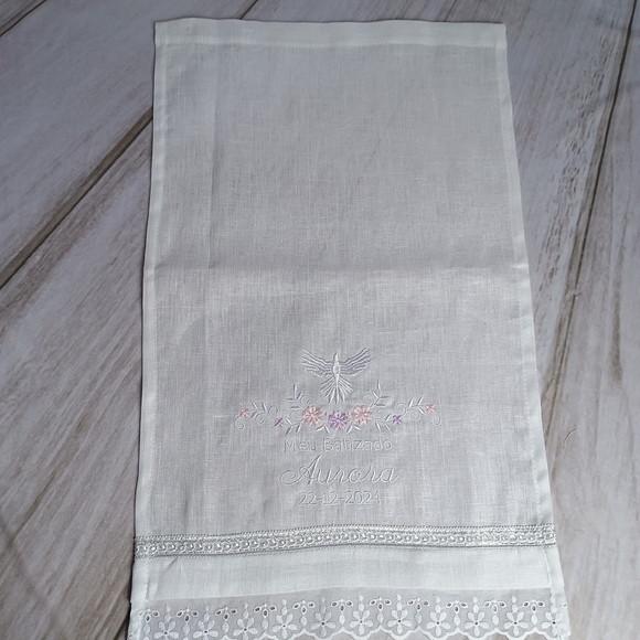 Toalha Batizado de Linho Personalizada Flores Menina Branco