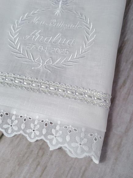 Toalha Batizado Linho Bordado Branco Personalizada