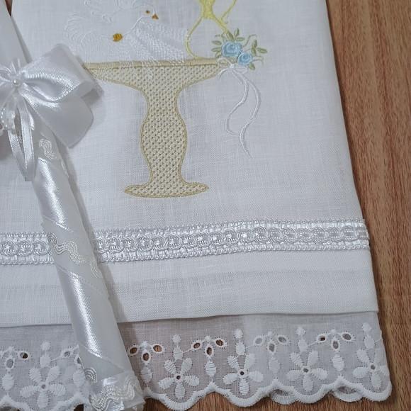 Toalha Batizado Linho Bordada Personalizada Vela Decorada