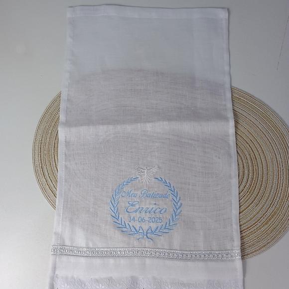 Toalha de Batismo de Linho Personalizada Bordado Azul e Vela