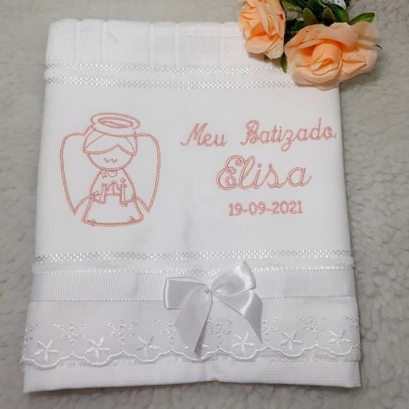 Toalha de Batizado Bordada Anjinho Menina e Vela