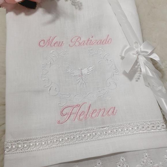 Toalha de Batizado Cambraia de Linho e Vela Decorada