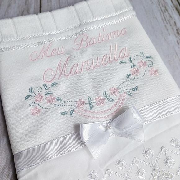 Toalha de Batizado Personalizada Bordada Flores Menina