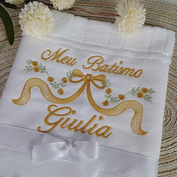 Toalha de Batizado Personalizada Menina Flores Douradas
