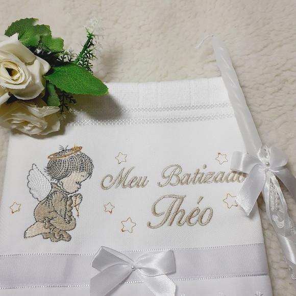 Toalha para Batizado Menino Bordado Anjinho e Vela